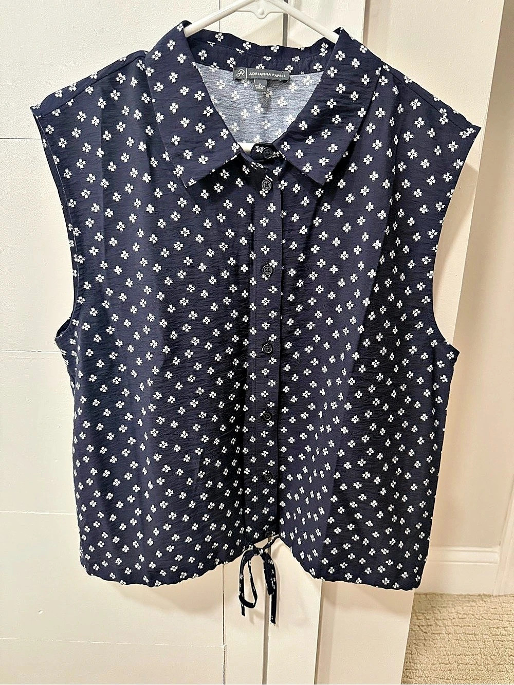 Adrianna Papell Floral Sleeveless Button Down Top Blue & White Size Large